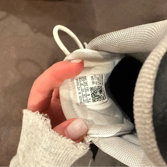 Adidas Gazelle White and Black Sneakers - Picture 6 of 6